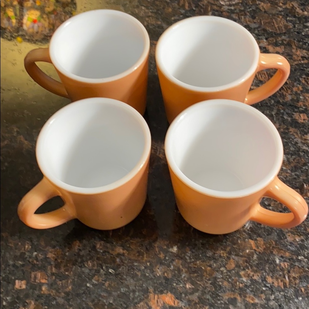 4 Pyrex Beige 10 oz Coffee Cups / Mugs